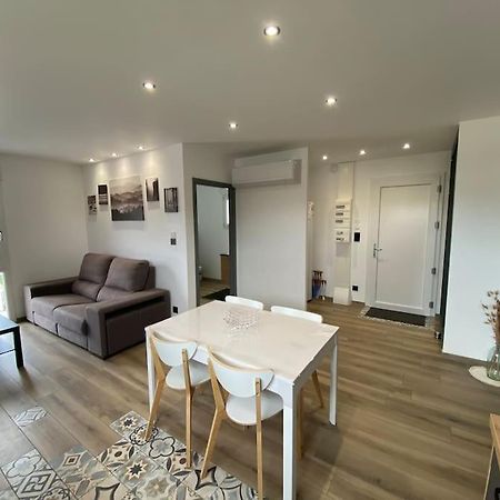 Appartement Climatise Charmes  エクステリア 写真